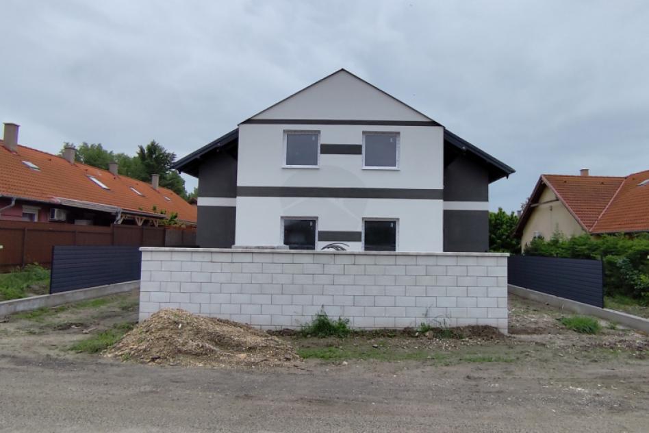 3704910
